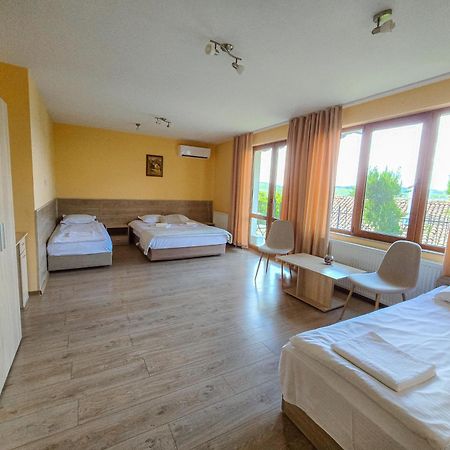 Family Hotel "Slavianska Dusha" Veliko Tŭrnovo Exterior foto